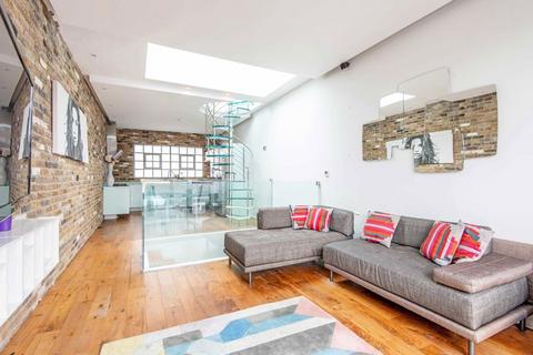 2 bedroom flat to rent, Steels Lane, London E1