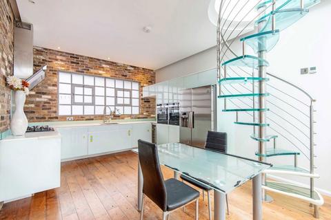 2 bedroom flat to rent, Steels Lane, London E1
