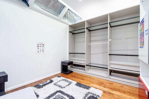 2 bedroom flat to rent, Steels Lane, London E1