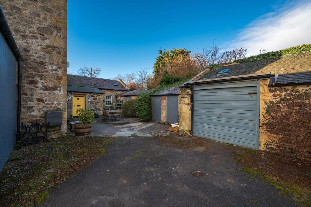 Garage &amp; Outbuilding