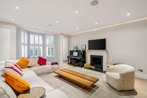 3 bedroom flat to rent, Queens Road, Richmond, TW10