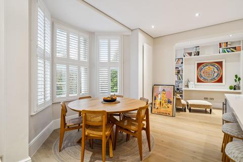 3 bedroom flat to rent, Queens Road, Richmond, TW10