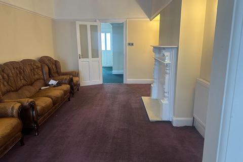 undefined, Luton LU4