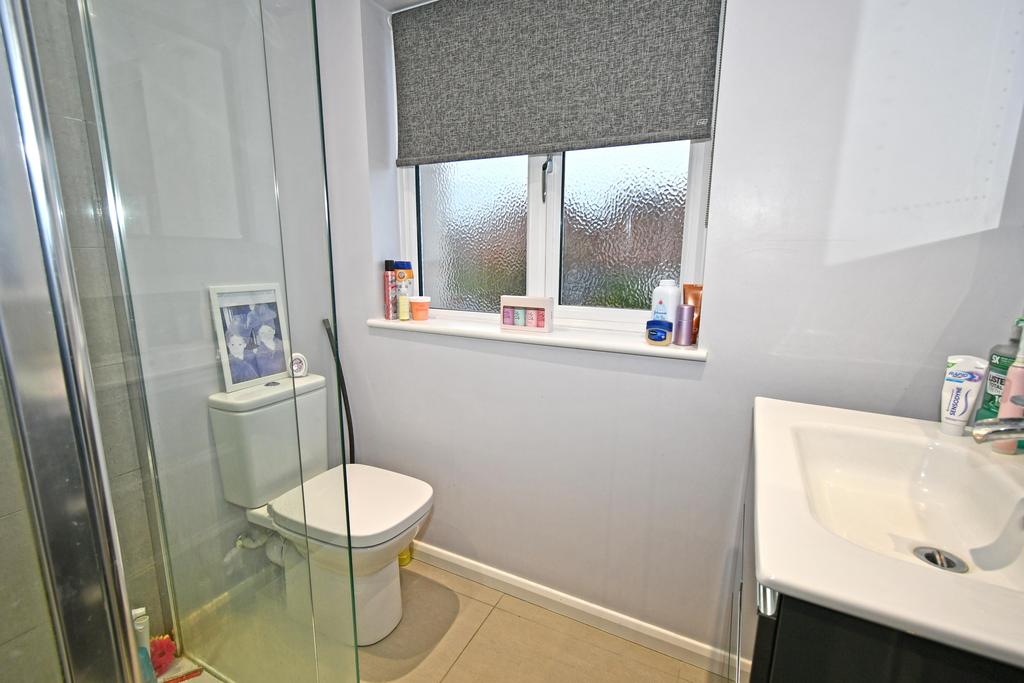 Principal Bedroom - En-Suite Shower Room