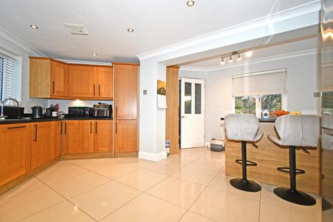 5 bedroom detached house for sale, Pulham Avenue, Broxbourne EN10