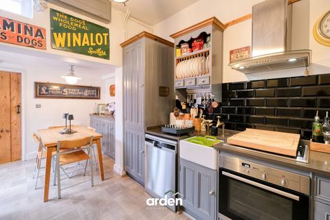 3 bedroom terraced house for sale, South Crescent, Bromsgrove, B60