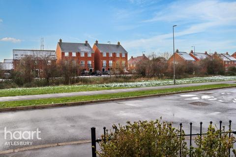 3 bedroom end of terrace house for sale, Moore Crescent, Aylesbury