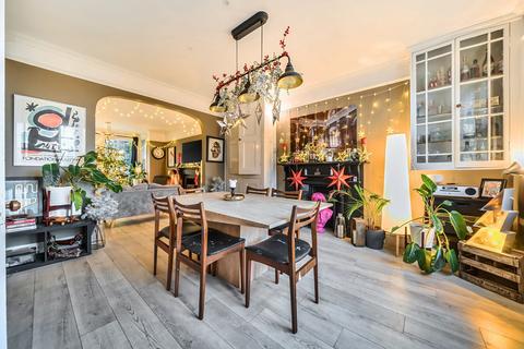 5 bedroom detached house for sale, Croft Road, Surrey GU7