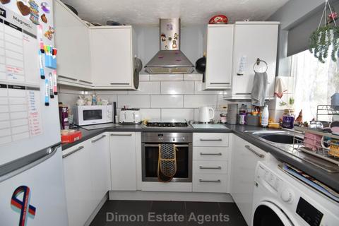 3 bedroom end of terrace house for sale, Redhouse Park Gardens, Gosport
