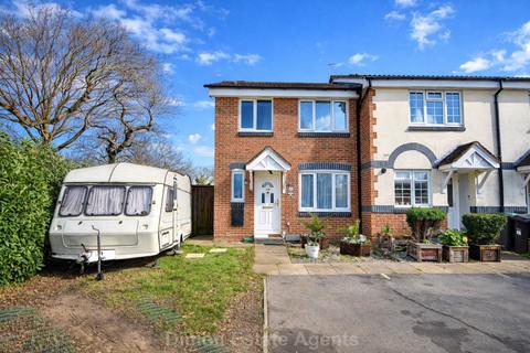 3 bedroom end of terrace house for sale, Redhouse Park Gardens, Gosport