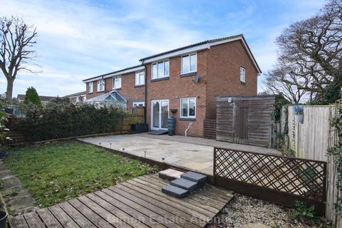 3 bedroom end of terrace house for sale, Redhouse Park Gardens, Gosport