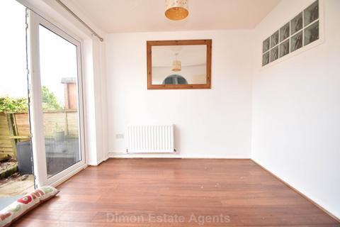 3 bedroom end of terrace house for sale, Redhouse Park Gardens, Gosport