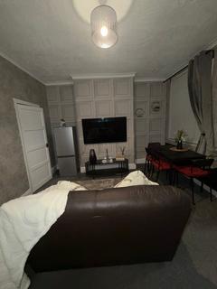 3 bedroom terraced house to rent, Cobden Street, Manchester M9