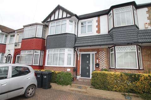 2 bedroom flat to rent, The Fairway, Palmers Green, London N13
