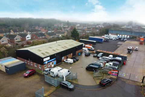 Industrial unit to rent - Moss Road, Colchester CO3