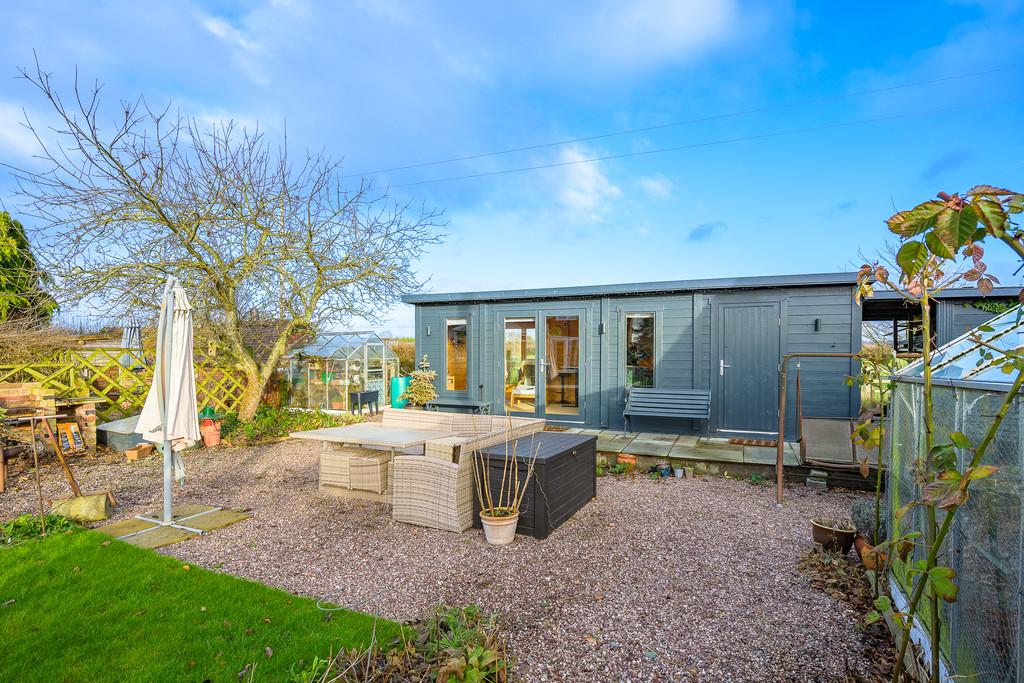 Summerhouse Office