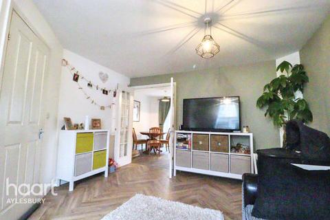 3 bedroom detached house for sale, Great Meadow Way, Aylesbury