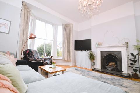2 bedroom apartment to rent, Herbert Road, London