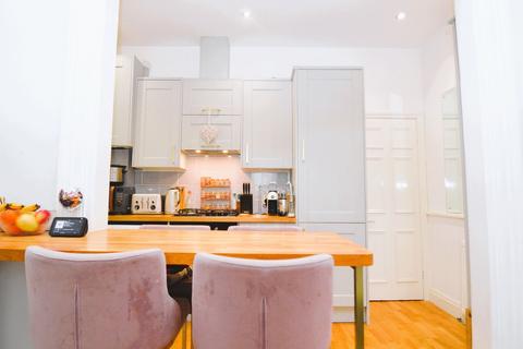 2 bedroom apartment to rent, Herbert Road, London