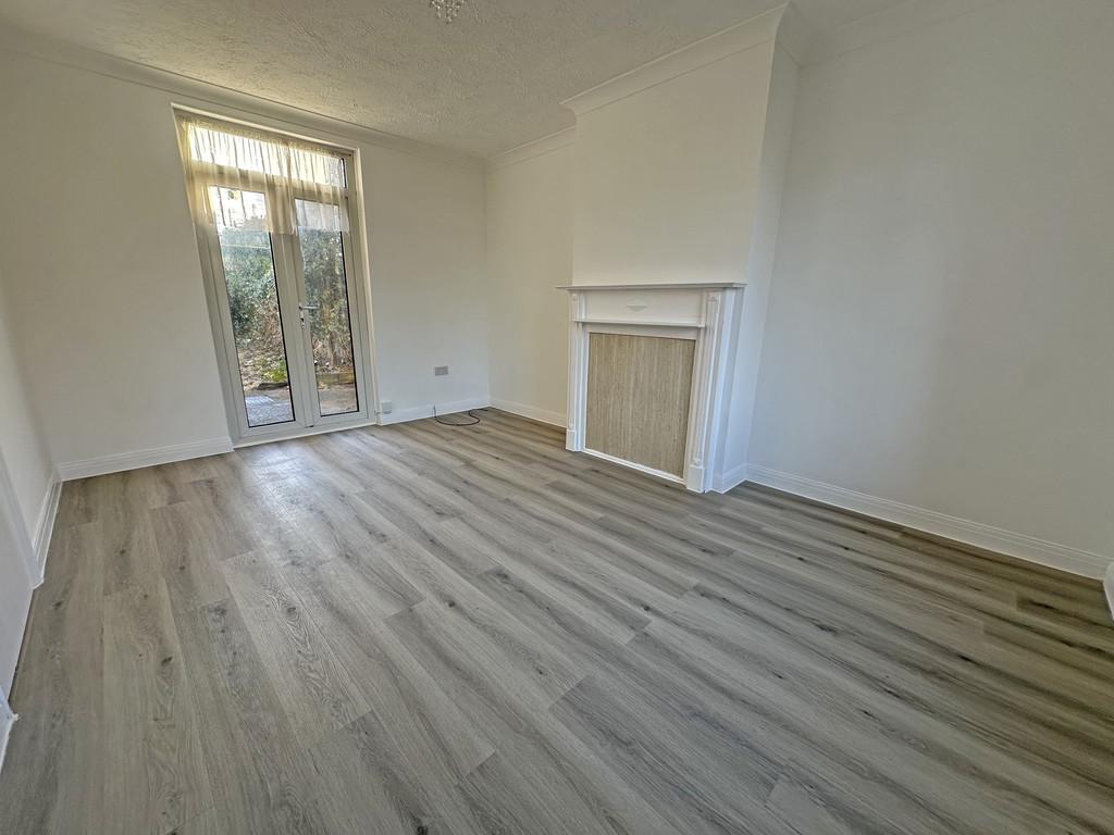 Living room (2)
