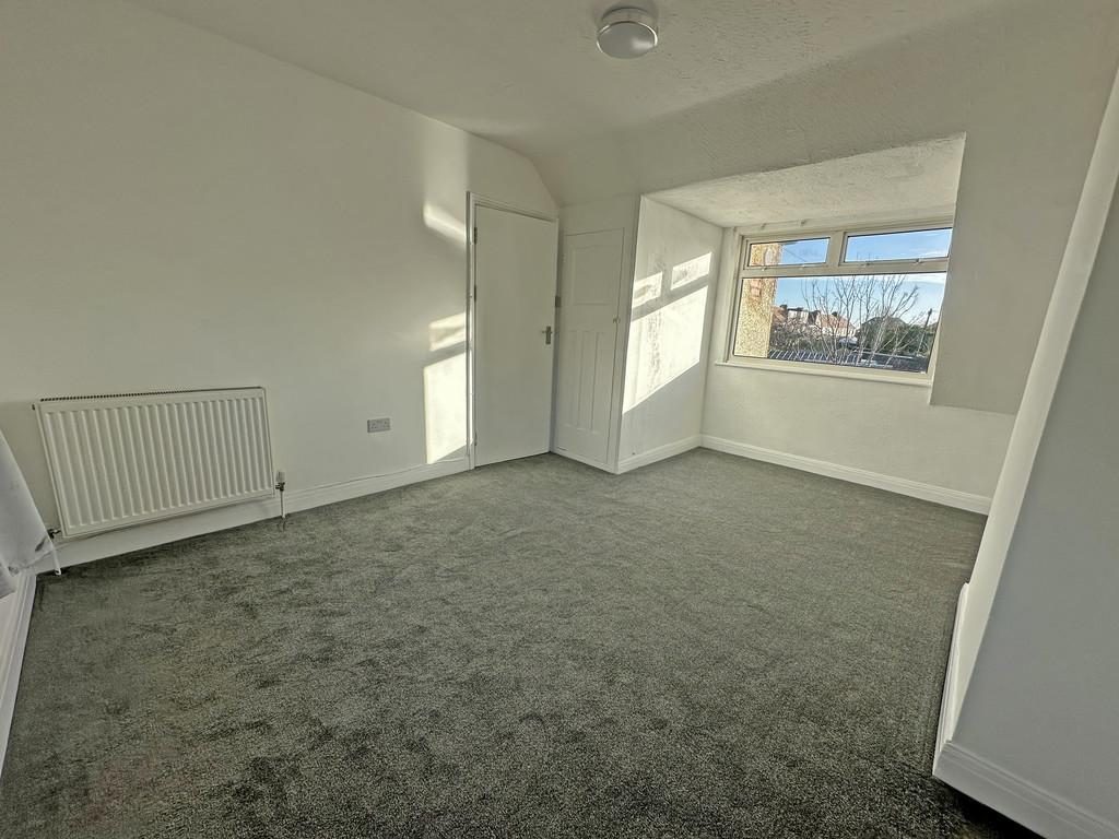 Master bedroom (2)