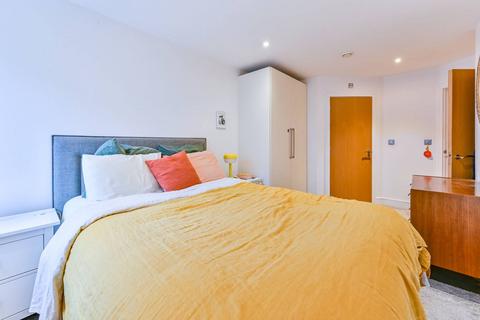 2 bedroom flat for sale, Drayton Park, Highbury, London, N5