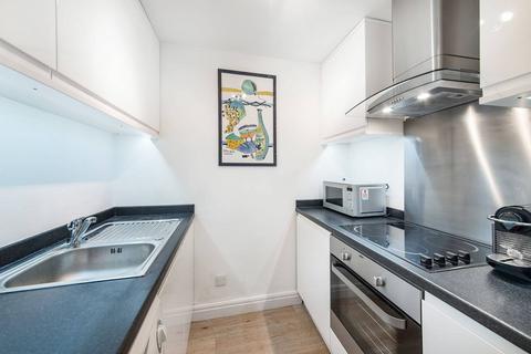 Studio to rent, Stanhope Gardens, South Kensington, London, SW7