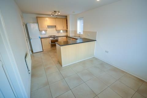 4 bedroom semi-detached house to rent, Delves Road, West Timperley