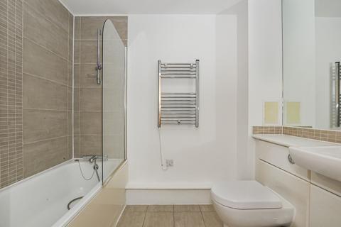 1 bedroom apartment to rent, Park Lodge Avenue, West Drayton UB7