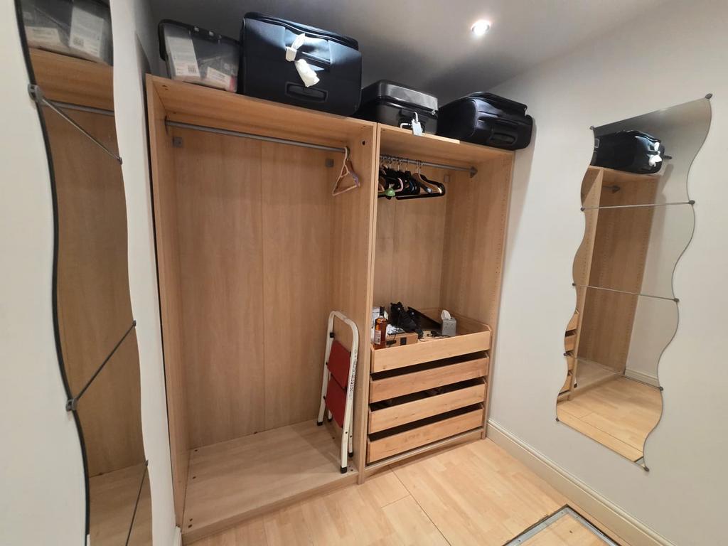 Bed 2 wardrobe