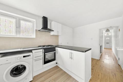 1 bedroom apartment for sale, Seymour Avenue, London N17
