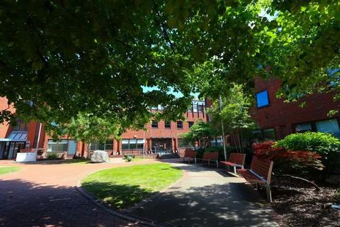 2 bedroom apartment to rent, Southernhay Gardens EX1