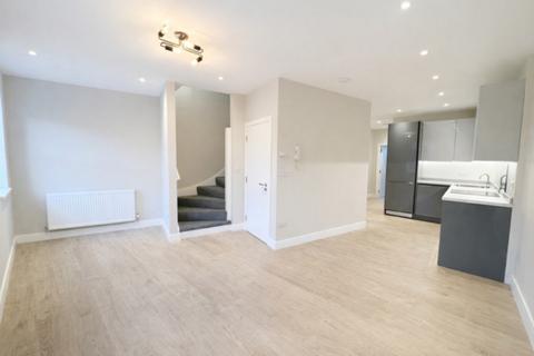 2 bedroom apartment to rent, Cricklewood Lane, London NW2