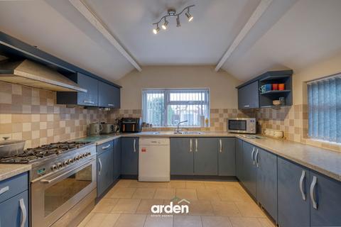 2 bedroom terraced house for sale, Stourbridge Road, Bromsgrove, B61