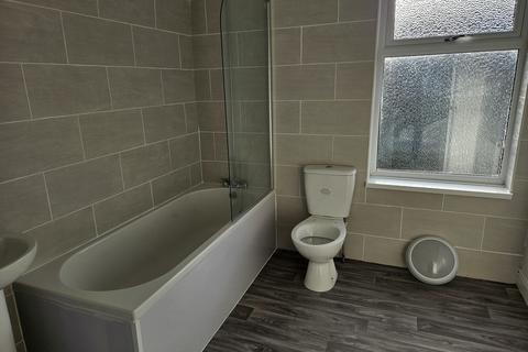 2 bedroom end of terrace house to rent, Edgecumbe Street, Hull