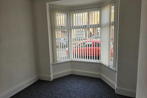 2 bedroom end of terrace house to rent, Edgecumbe Street, Hull