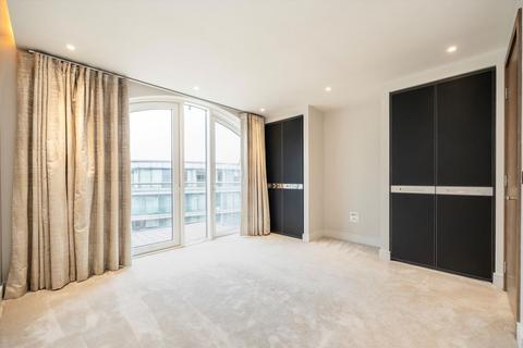 2 bedroom flat to rent, Regatta Lane, London W6