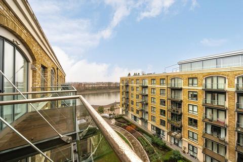 2 bedroom flat to rent, Regatta Lane, London W6