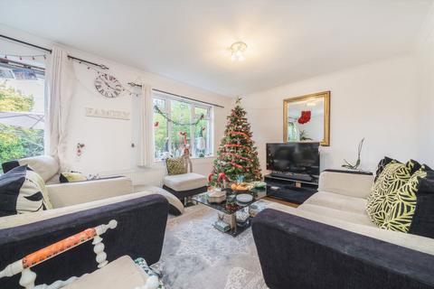 4 bedroom house for sale, Abbott Close, Hampton TW12