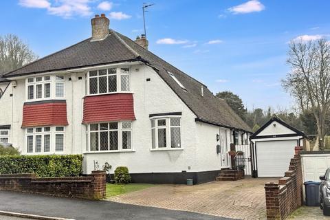 undefined, Mead Way, Coulsdon CR5