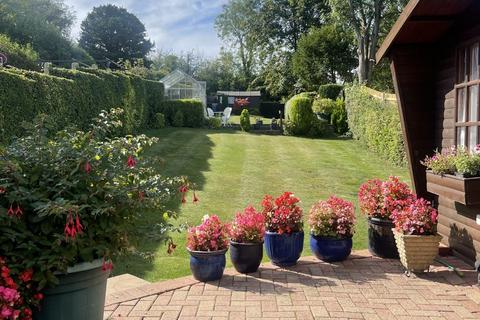 undefined, Mead Way, Coulsdon CR5