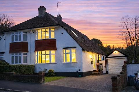 undefined, Mead Way, Coulsdon CR5