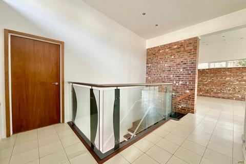 2 bedroom apartment for sale, Woodland Road, Newport NP19