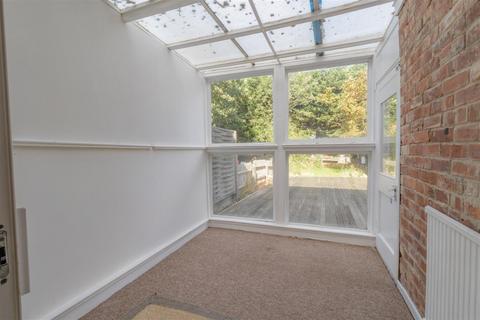 3 bedroom semi-detached house to rent, New Barn Lane, Cheltenham