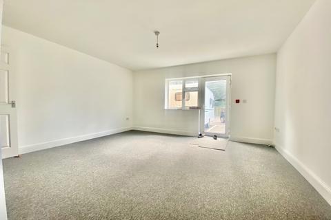 2 bedroom apartment to rent, 71 Eaton Road, Margate CT9