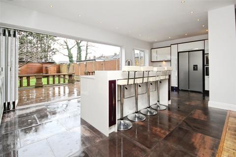 5 bedroom semi-detached house to rent, Cedar Road, Romford, RM7
