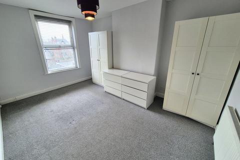 2 bedroom terraced house for sale, Wetherby Place, Leeds