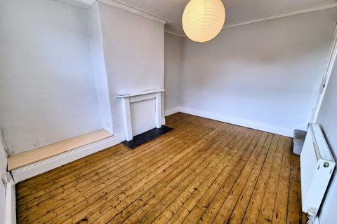 2 bedroom terraced house for sale, Wetherby Place, Leeds