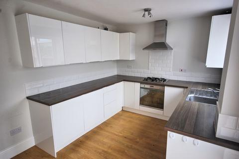 2 bedroom terraced house to rent, Old Tring Road, Aylesbury HP22