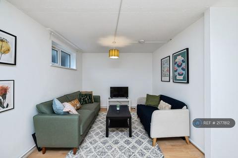 3 bedroom maisonette to rent, Manor Place, London, SE17